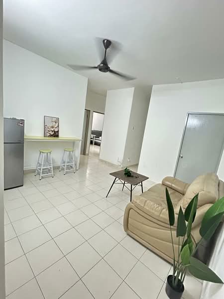 Residensi Laguna (Sunway Belvedere) untuk Untuk Disewa - RM 1,050 /bulan, Mac 2026 - Living Room - PropertyGuru.com.my