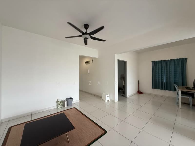 Axis Crown untuk Untuk Dijual - RM 410,000, Feb 2026 - Living Room - PropertyGuru.com.my