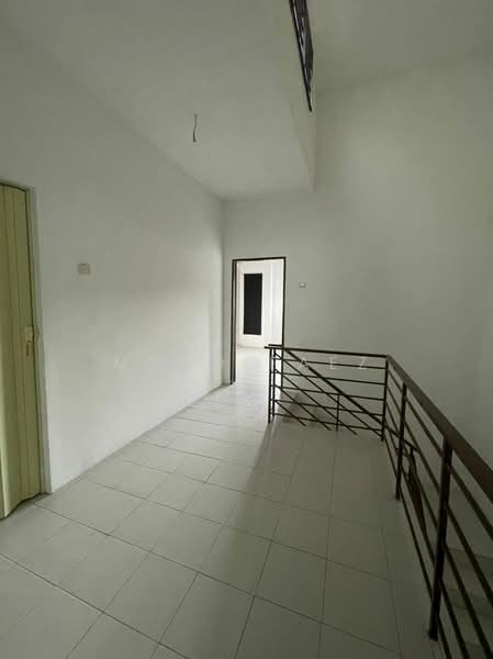 2-storey Terraced House for Sale in Taman Scientex Pasir Gudang (Pasir Gudang) - Mohd Faez - Corridor - PropertyGuru.com.my