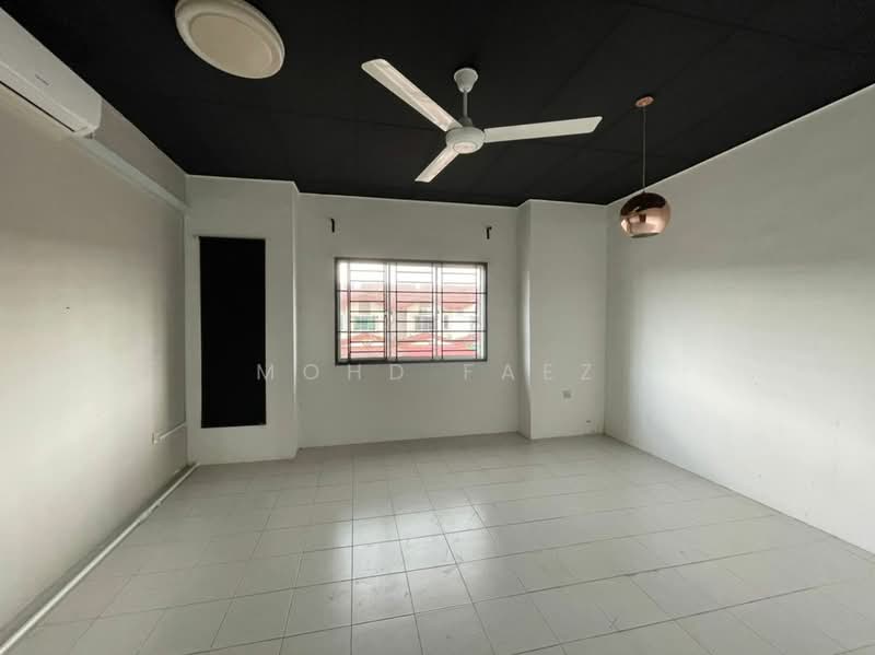 2-storey Terraced House for Sale in Taman Scientex Pasir Gudang (Pasir Gudang) - Mohd Faez - Interior - PropertyGuru.com.my