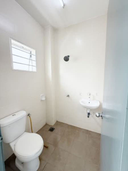 2-storey Terraced House for Rent in Taman Universiti (Bangi) - Calvin Kok - Bathroom - PropertyGuru.com.my