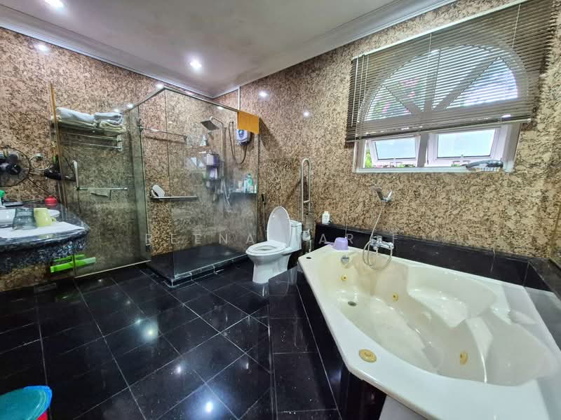Semi-Detached House for Sale in Taman Tun Dr Ismail (Kuala Lumpur) - Reena Sarif - Bathroom - PropertyGuru.com.my