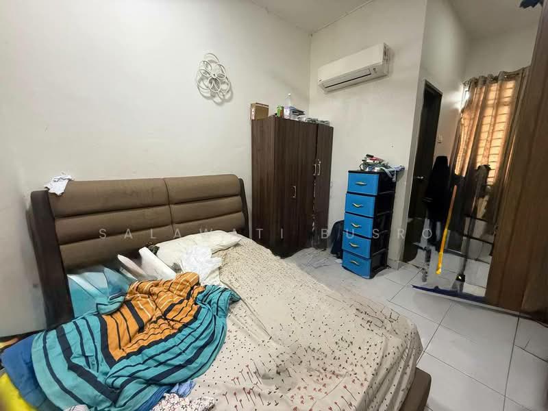 1-storey Terraced House for Sale in Bandar Putera 2 (Klang) - Salawati Busro - Bedroom - PropertyGuru.com.my
