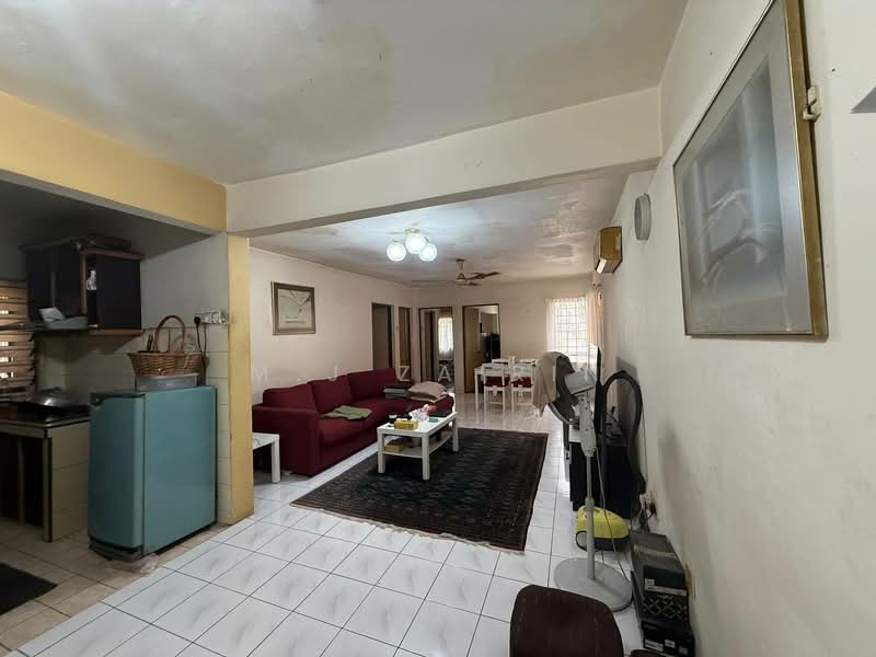 saujana apartment untuk Untuk Dijual - RM 230,000, Feb 2026 - Living Room - PropertyGuru.com.my