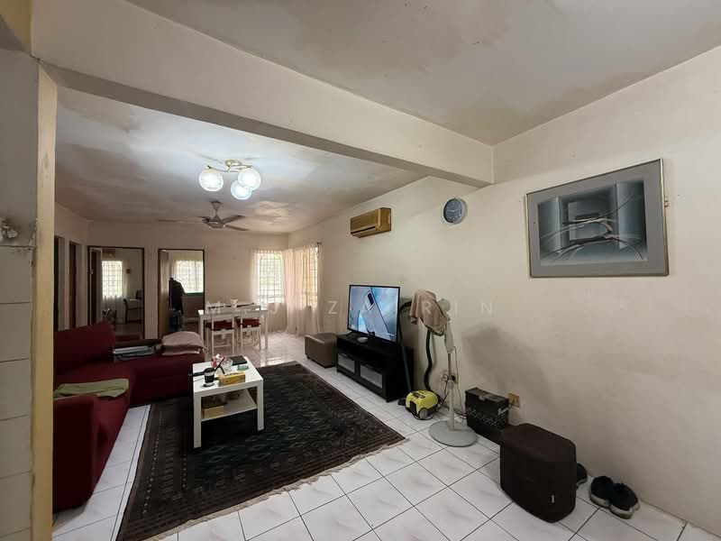 saujana apartment untuk Untuk Dijual - RM 230,000, Feb 2026 - Living Room - PropertyGuru.com.my