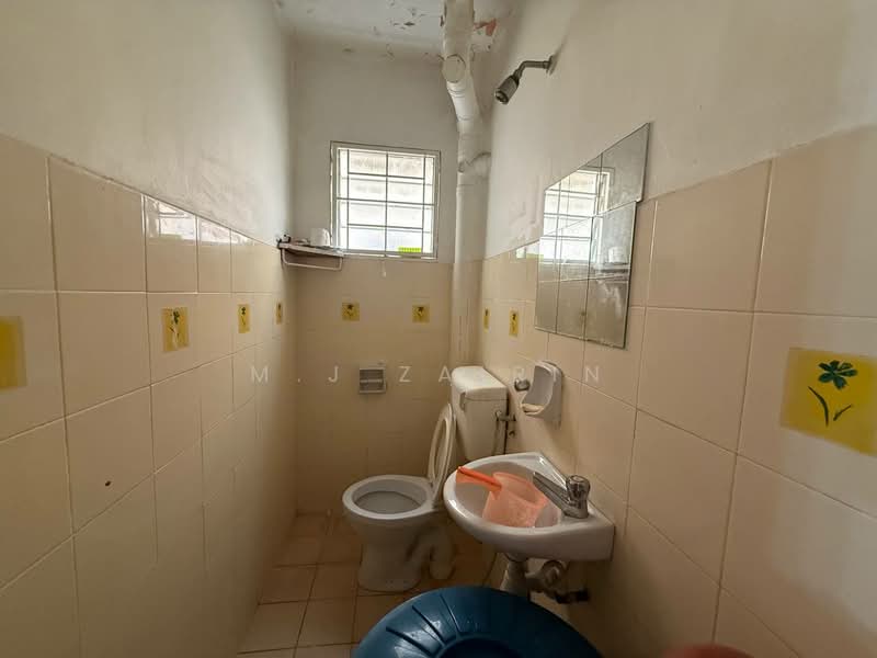 saujana apartment untuk Untuk Dijual - RM 230,000, Feb 2026 - Bathroom - PropertyGuru.com.my