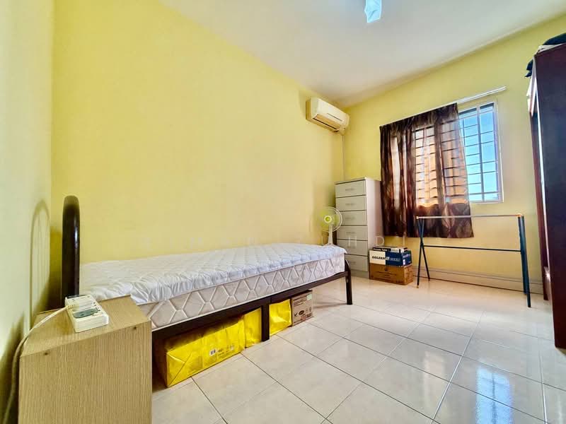 Condominium for Sale at Bayu Tasik 2 - AIMAN ZUHDI - Bedroom - PropertyGuru.com.my