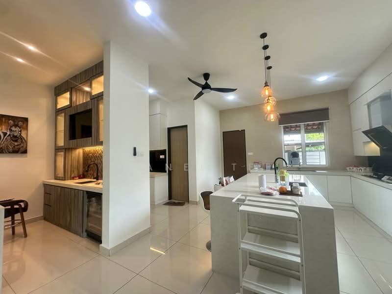 Bungalow for Sale in Taman Kluang Indah (Kluang) - Shanel Tee - Kitchen - PropertyGuru.com.my