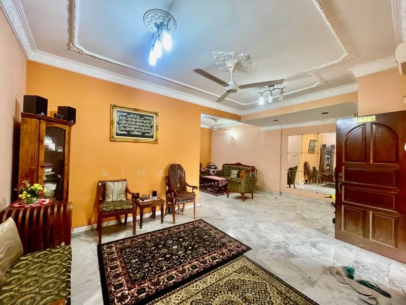 2-storey Terraced House for Sale in Usj 11 (Subang Jaya) - AIMAN ZUHDI - Living Room - PropertyGuru.com.my