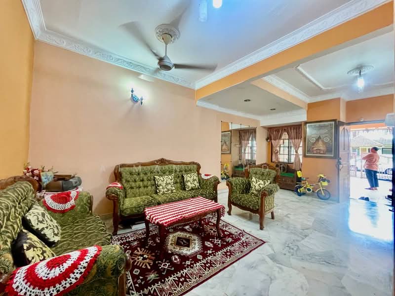 2-storey Terraced House for Sale in Usj 11 (Subang Jaya) - AIMAN ZUHDI - Living Room - PropertyGuru.com.my