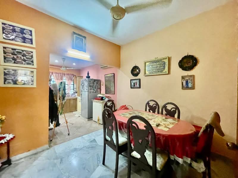 2-storey Terraced House for Sale in Usj 11 (Subang Jaya) - AIMAN ZUHDI - Dining Room - PropertyGuru.com.my