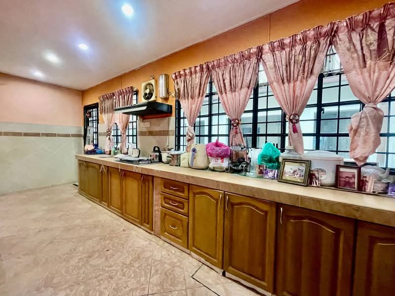 2-storey Terraced House for Sale in Usj 11 (Subang Jaya) - AIMAN ZUHDI - Kitchen - PropertyGuru.com.my