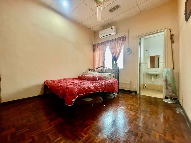 2-storey Terraced House for Sale in Usj 11 (Subang Jaya) - AIMAN ZUHDI - Bedroom - PropertyGuru.com.my