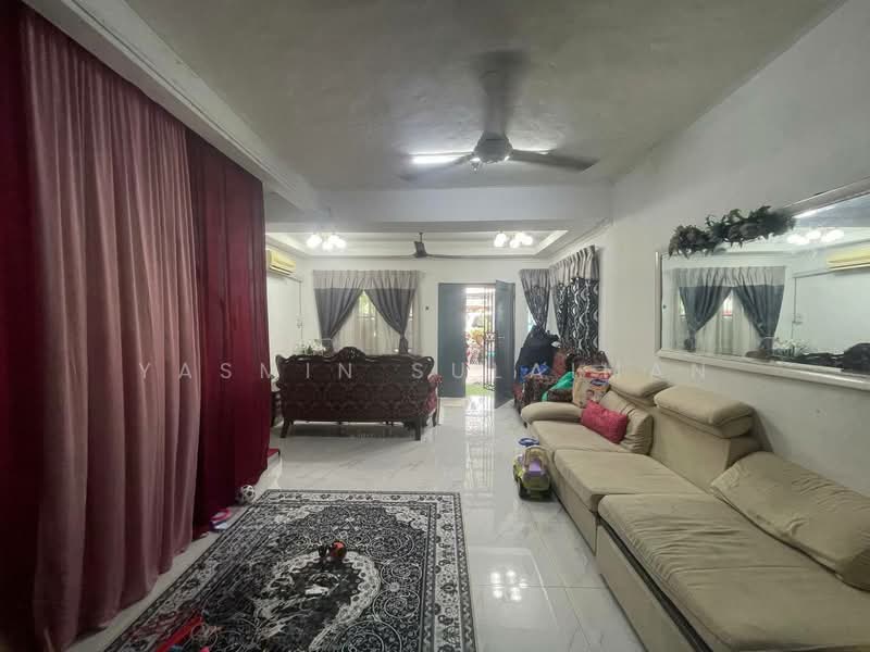 2-storey Terraced House for Sale in Port Klang (Pelabuhan Klang) (Selangor) - Yasmin Sulaiman - Living Room - PropertyGuru.com.my