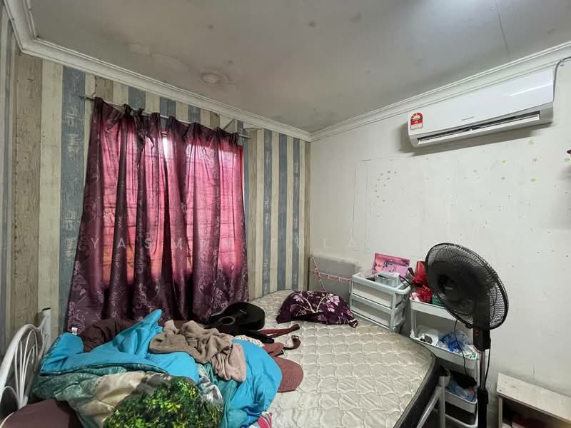 2-storey Terraced House for Sale in Port Klang (Pelabuhan Klang) (Selangor) - Yasmin Sulaiman - Bedroom - PropertyGuru.com.my