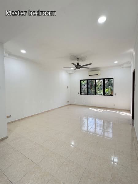 Semi-Detached House for Sale in Shah Alam (Selangor) - AIMAN ZUHDI - Master Bedroom - PropertyGuru.com.my