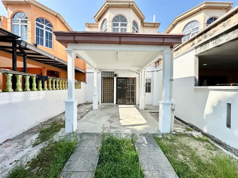 2-storey Terraced House for Sale in Puncak Alam (Selangor) - Amirul Nasyriq - Exterior - PropertyGuru.com.my