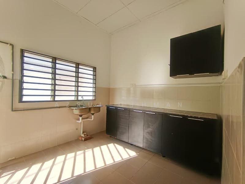 2-storey Terraced House for Sale in Taman Jasper Jaya (Seremban) - Azrul Othman - Kitchen - PropertyGuru.com.my