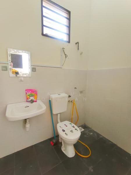 2-storey Terraced House for Sale in Taman Jasper Jaya (Seremban) - Azrul Othman - Bathroom - PropertyGuru.com.my