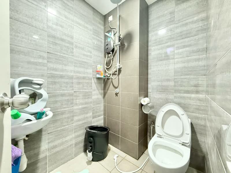 Service Residence for Sale at Symphony Tower (Menara Simfoni) - Deeya Yusof - Bathroom - PropertyGuru.com.my