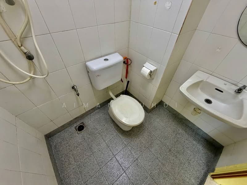 Condominium for Sale at Warisan City View - AIMAN ZUHDI - Bathroom - PropertyGuru.com.my