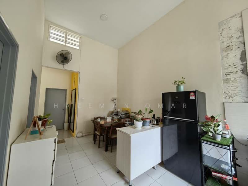 [Semi Detached - 32x70] 1-Storey SP9 (Type Magenta) Bandar Saujana Putra untuk Untuk Dijual - RM 435,000, Apr 2026 - Kitchen - PropertyGuru.com.my