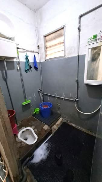 Taman Cempaka untuk Untuk Dijual - RM 395,000, Feb 2026 - Bathroom - PropertyGuru.com.my