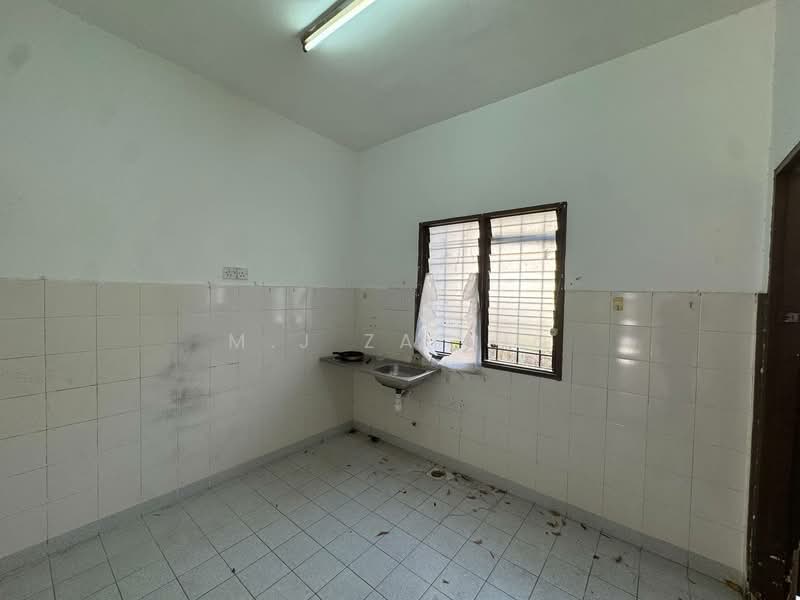 2-storey Terraced House for Sale in Taman Mega Jaya (Ampang) - M.J Zairin - Kitchen - PropertyGuru.com.my