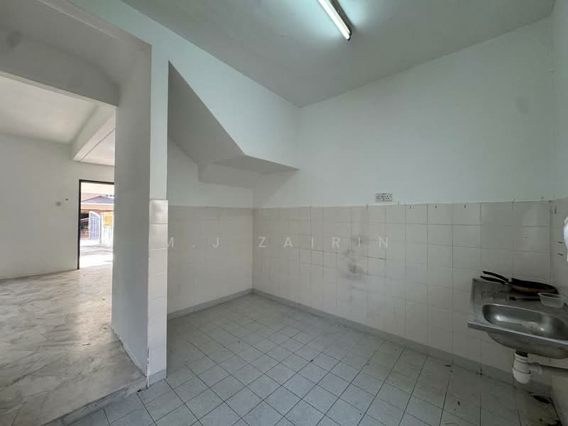 2-storey Terraced House for Sale in Taman Mega Jaya (Ampang) - M.J Zairin - Kitchen - PropertyGuru.com.my
