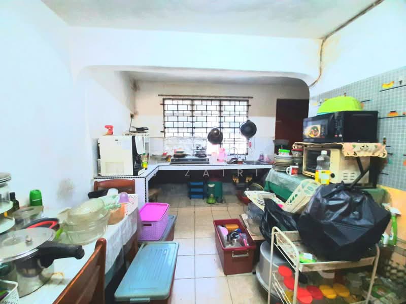 2-storey Terraced House for Sale in Taman Putra (Ampang) - M.J Zairin - Kitchen - PropertyGuru.com.my