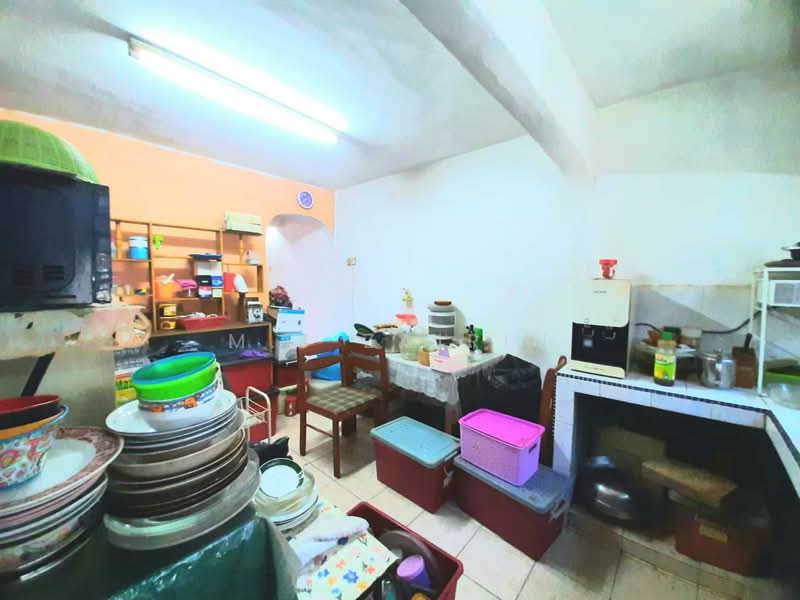 2-storey Terraced House for Sale in Taman Putra (Ampang) - M.J Zairin - Kitchen - PropertyGuru.com.my