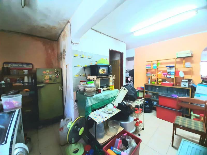 2-storey Terraced House for Sale in Taman Putra (Ampang) - M.J Zairin - Kitchen - PropertyGuru.com.my