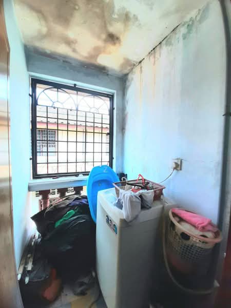 2-storey Terraced House for Sale in Taman Putra (Ampang) - M.J Zairin - Balcony - PropertyGuru.com.my