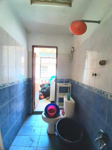2-storey Terraced House for Sale in Taman Putra (Ampang) - M.J Zairin - Bathroom - PropertyGuru.com.my