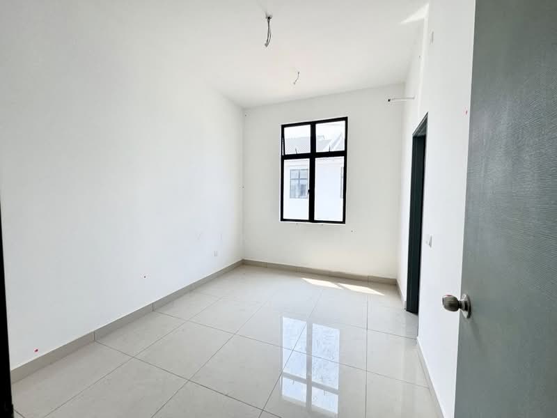 2-storey Terraced House for Sale in Bandar Baru Permas Jaya (Permas Jaya) - Yik Tat - PropertyGuru.com.my