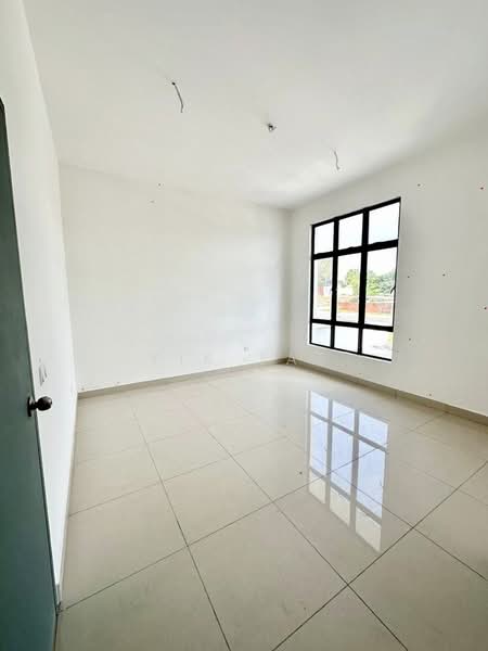 2-storey Terraced House for Sale in Bandar Baru Permas Jaya (Permas Jaya) - Yik Tat - PropertyGuru.com.my