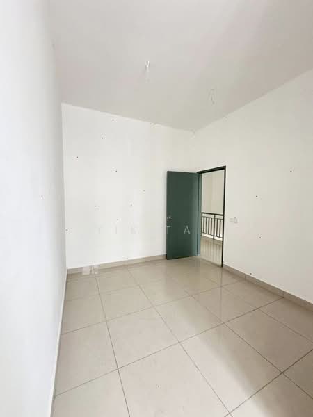 2-storey Terraced House for Sale in Bandar Baru Permas Jaya (Permas Jaya) - Yik Tat - PropertyGuru.com.my