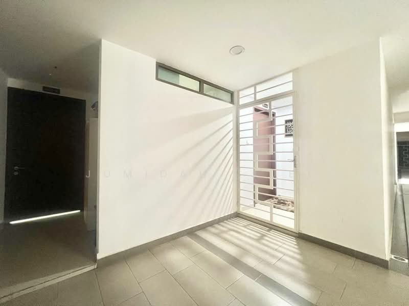 Condominium for Sale at Lake Point Residence - JUMIDAH (JUE) - Entrance - PropertyGuru.com.my