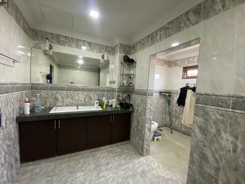 Semi-Detached House for Sale in Ampang Jaya (Ampang) - Firdaussazwan Mustafa - Bathroom - PropertyGuru.com.my