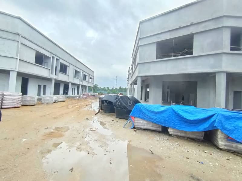 Shop / Office for Sale in Taman Perdana (Pekan) - Mohammad Azizi - Exterior - PropertyGuru.com.my