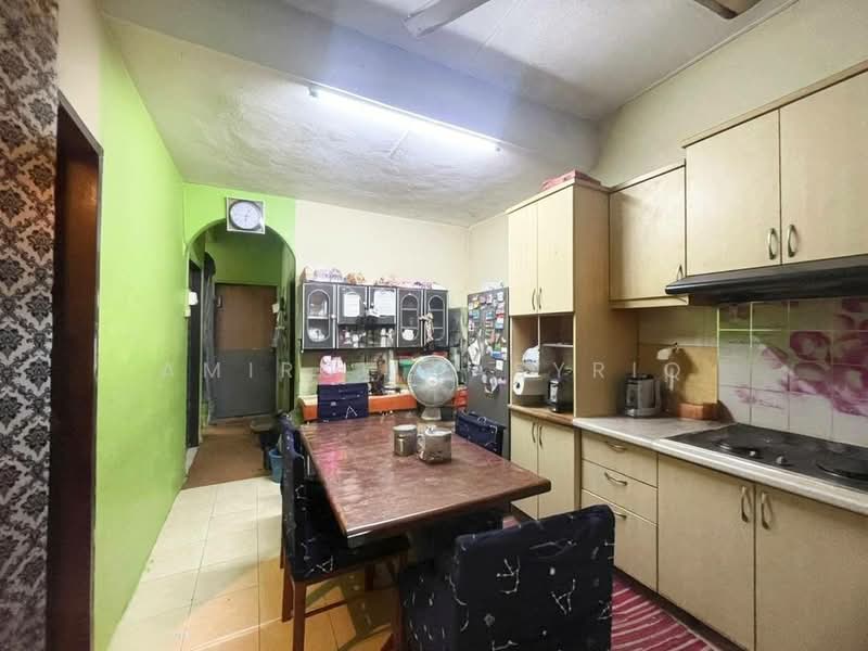 Taman Desa Kencana untuk Untuk Dijual - RM 365,000, Mac 2026 - Kitchen - PropertyGuru.com.my