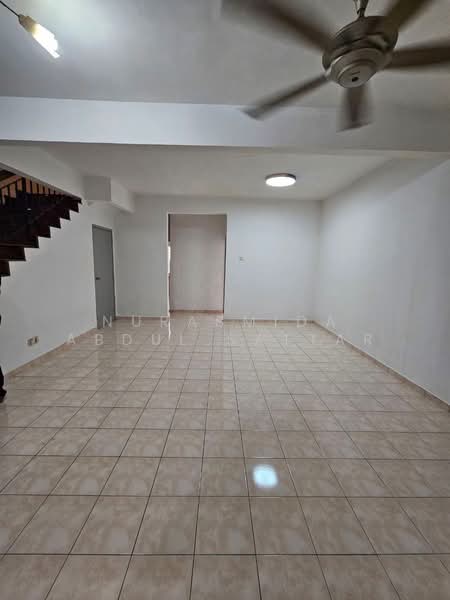 D'Melia Taman Bandar Senawang untuk Untuk Dijual - RM 395,000, Mac 2026 - Living Room - PropertyGuru.com.my