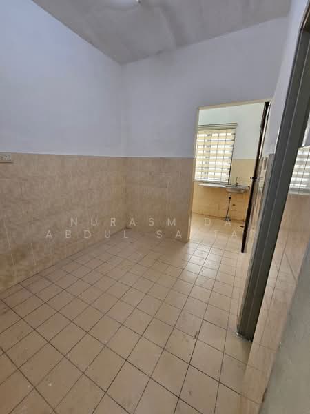 D'Melia Taman Bandar Senawang untuk Untuk Dijual - RM 395,000, Mac 2026 - Kitchen - PropertyGuru.com.my