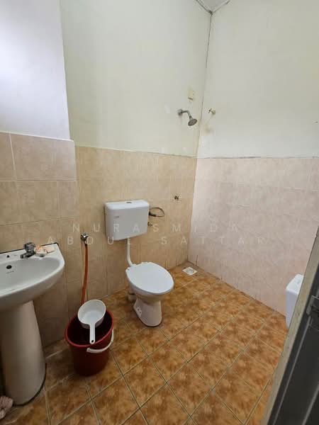 D'Melia Taman Bandar Senawang untuk Untuk Dijual - RM 395,000, Mac 2026 - Bathroom - PropertyGuru.com.my