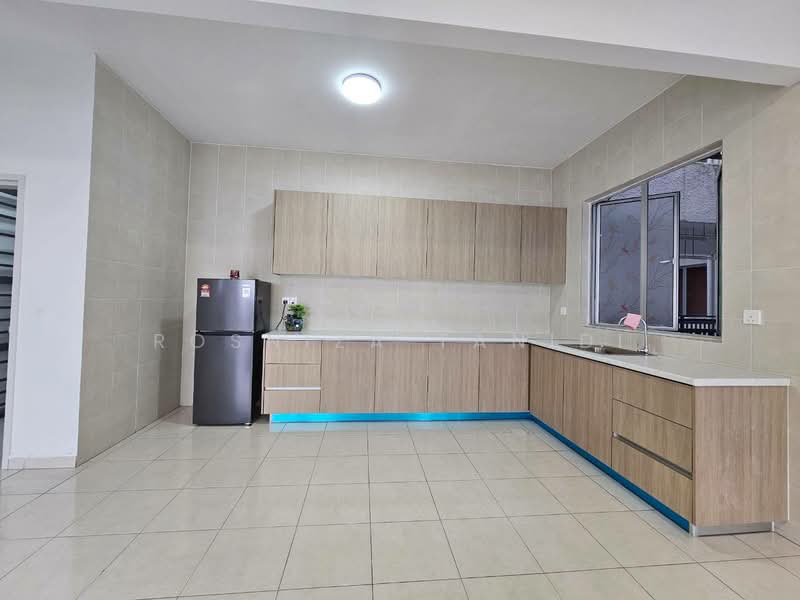 Residensi Adelia 3 untuk Untuk Disewa - RM 1,300 /bulan, Feb 2026 - Kitchen - PropertyGuru.com.my