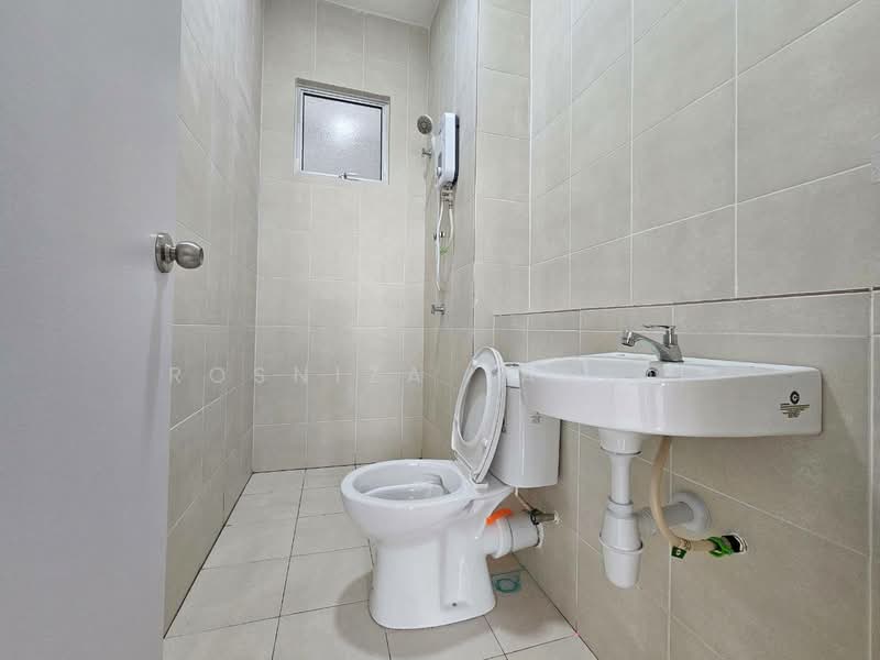Residensi Adelia 3 untuk Untuk Disewa - RM 1,300 /bulan, Feb 2026 - Bathroom - PropertyGuru.com.my