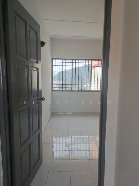 Taman Pekaka Block 33 untuk Untuk Disewa - RM 1,000 /bulan, Feb 2026 - Interior - PropertyGuru.com.my