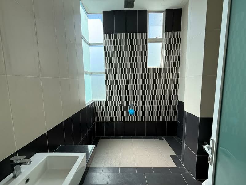 2.5-storey Terraced House for Sale in Rawang (Selangor) - MY Loh - Bathroom - PropertyGuru.com.my