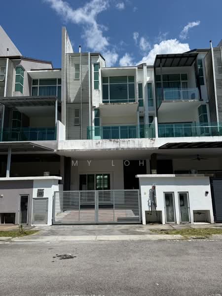 2.5-storey Terraced House for Sale in Rawang (Selangor) - MY Loh - Exterior - PropertyGuru.com.my
