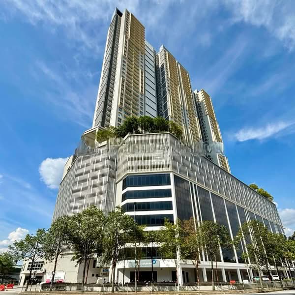 Shop / Office for Sale in Bandar Putra Permai (Seri Kembangan) - Tony YY - Exterior - PropertyGuru.com.my